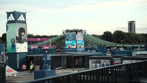 Marketing EM Bauten Adidas 1