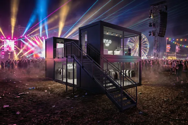 Festivalcontainer Fashion-Store & VIP-Lounge „Kylo“ - Foto Festivalcontainer Fashion-Store & VIP-Lounge „Kylo“